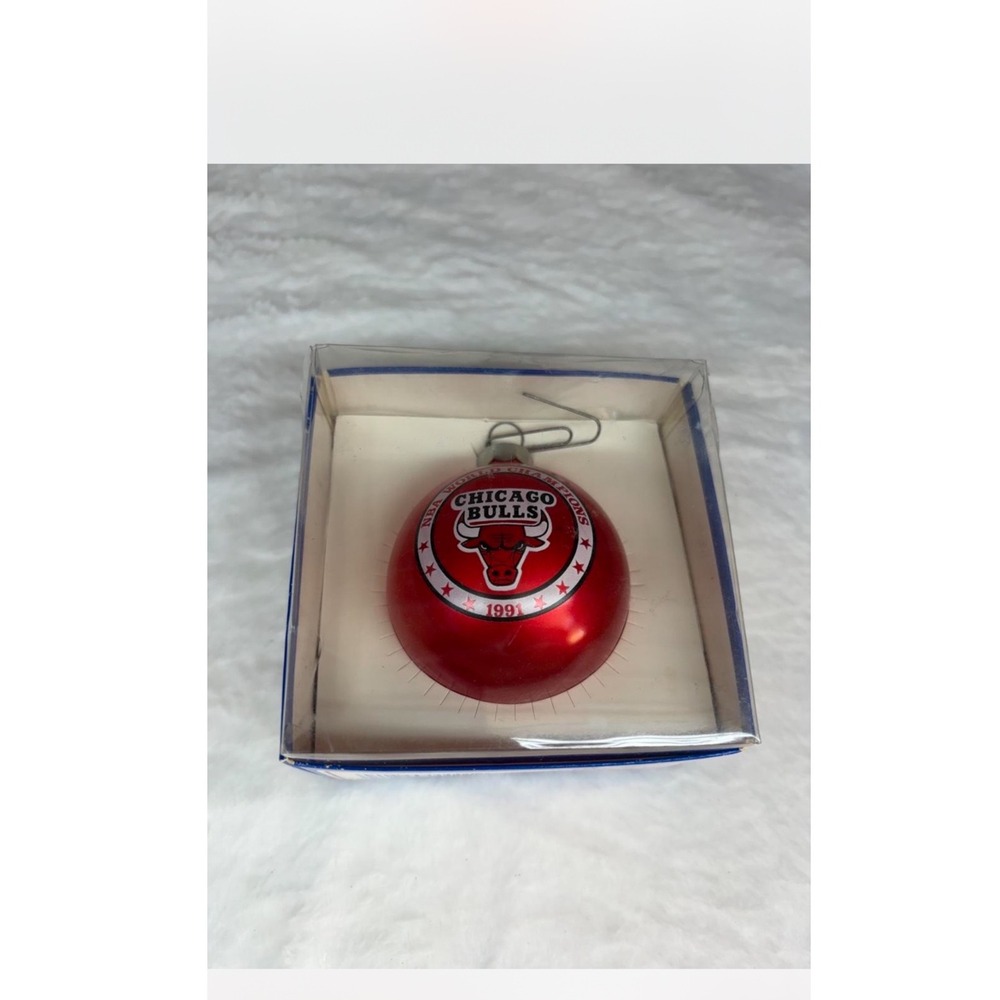 Vintage Chicago Bulls 1991 NBA World Champions Glass Ornament Topperscot Red